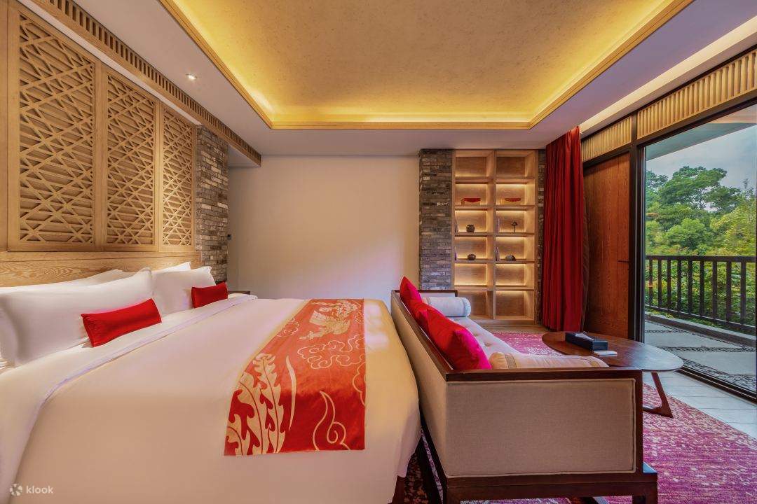 [Inside Gankeng Ancient Town/Directly reach Futian Port Line 10] Shenzhen OCT Gankeng Ancient Town - Phoenix Hakka Hotel Accommodation Package